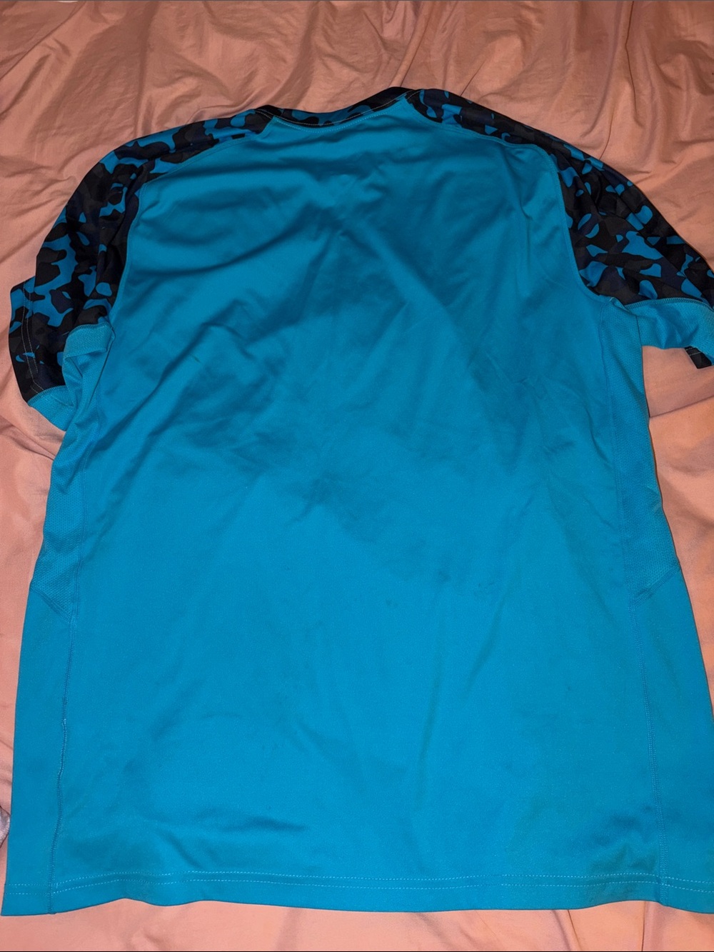Nike Men’s Turquoise Short Sleeve Dri-FIT Tee with Camouflage Shoulders - Picture 2 of 2